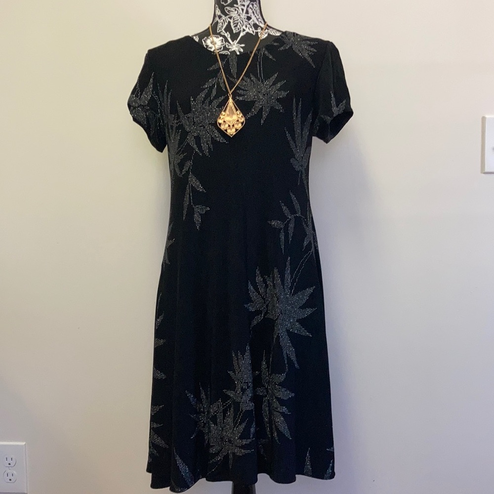 Jessica Howard Dress/Black with Leaf Design/Small